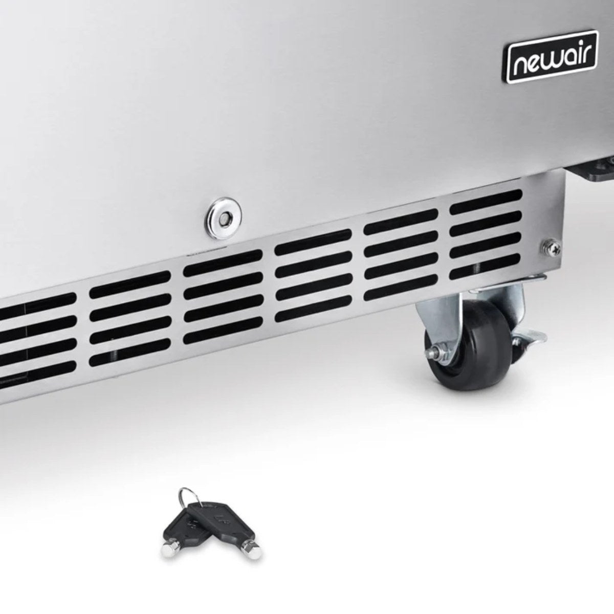 Newair 160-Can Outdoor Beverage Fridge – 24″ Built-In/Freestanding - Close up view of the lock and keys